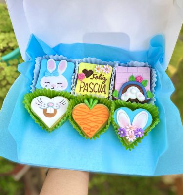 Conjunto de postres temáticos para celebrar la Pascua con dulzura y encanto.