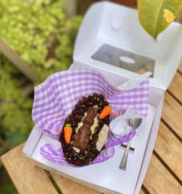 Hermoso box para huevos de Pascua con diseño elegante y funcional.