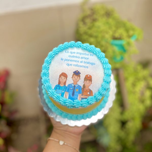 Mini torta Burn para celebrar el Día del Trabajador con estilo.