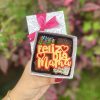 Mini Four Corazones: Deliciosos mini postres decorados con topper especial para celebrar el Día de la Madre.
