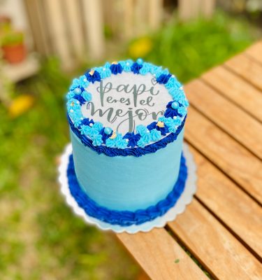 Sorprende a papá en su día especial con nuestra exclusiva Torta de Papá, una deliciosa mini torta de chocolate