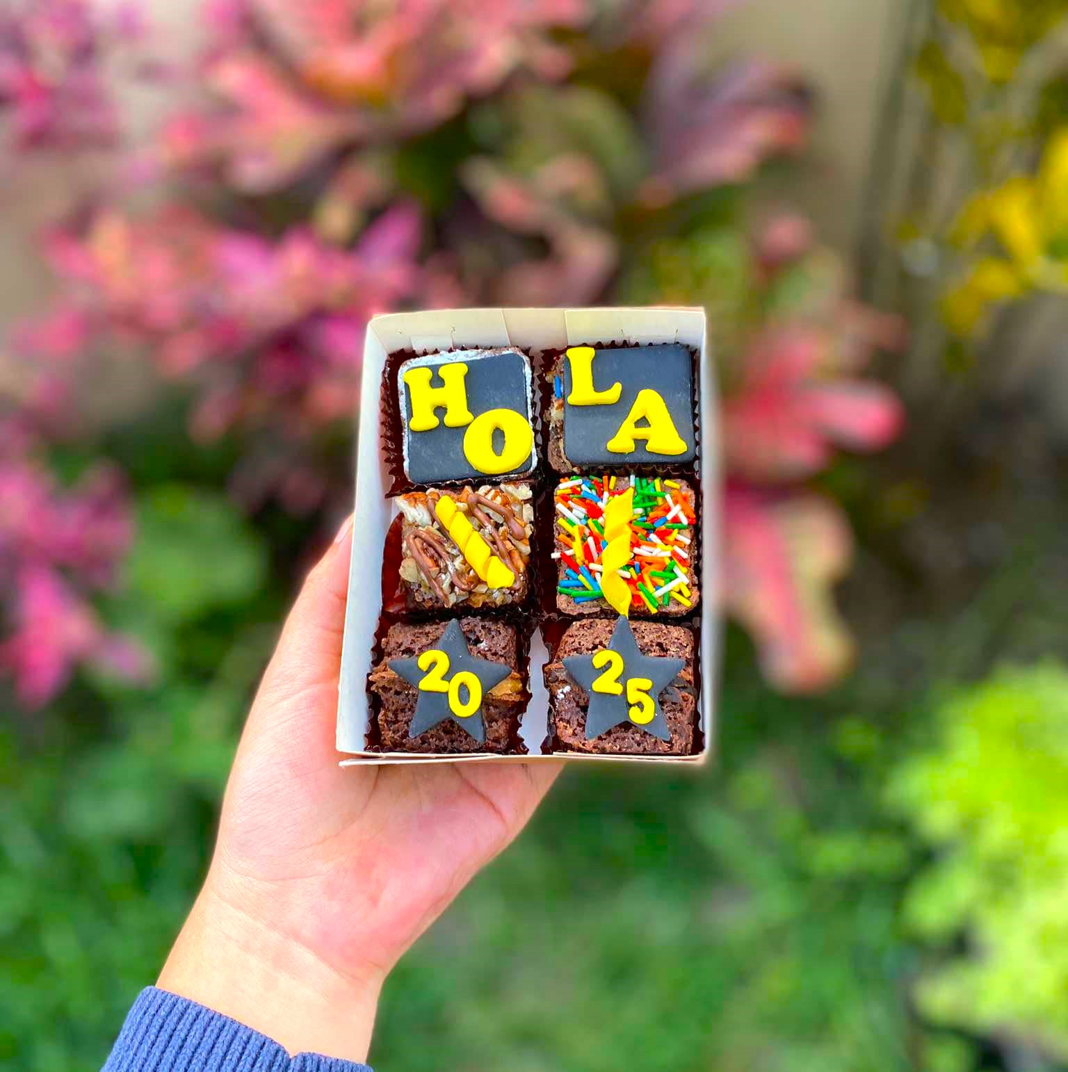 año nuevo Mini brownies hola 2025